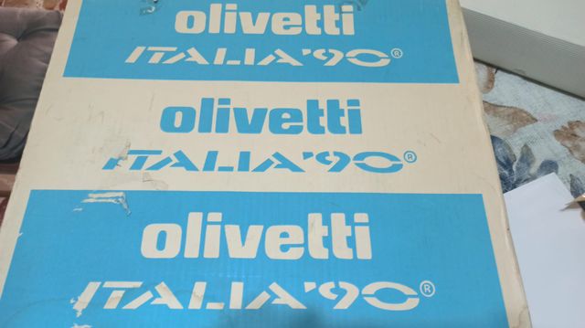 Macchina da scrivere Olivetti Italia '90
