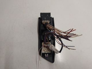 MANDO ELEVALUNAS DELANTERO IZQUIERDO para TOYOTA COROLLA (E12) 2002 117200