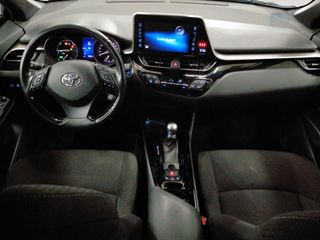 Toyota C-HR Hybrid Advance