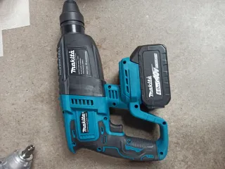 Maletín Makita taladro+radial+percutor+2 baterías