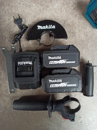 Maletín Makita taladro+radial+percutor+2 baterías