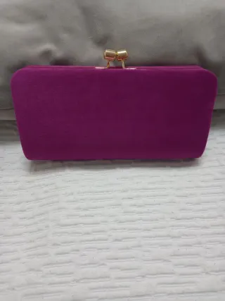 Vestido morado elegante Y BOLSO.