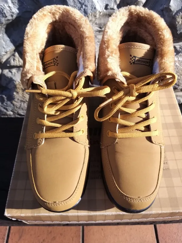 Botines color mostaza. 