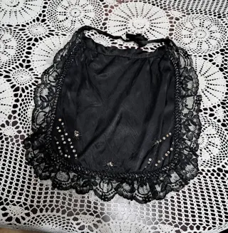 Vestido Baturra Talla XS, la chica es adolescente 
