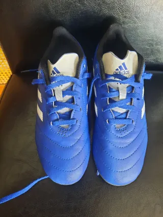 Botas de fútbol Adidas azules Talla 33.5