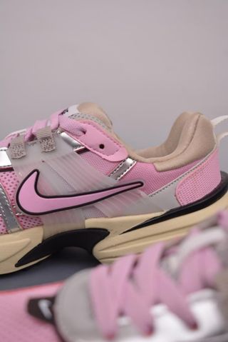 Zapatillas Nike V2K Run Rosa y Plata