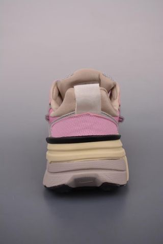 Zapatillas Nike V2K Run Rosa y Plata