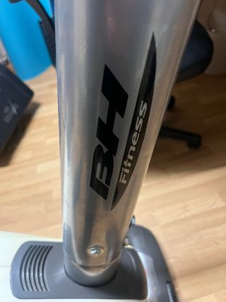Bicicleta Estática BH Fitness