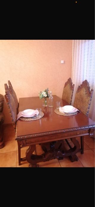 Mesa y 4 Sillas Madera Maciza y 2 sillones