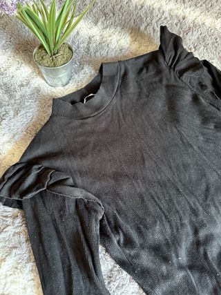 Jersey Zara negro manga con detalle en el hombros 