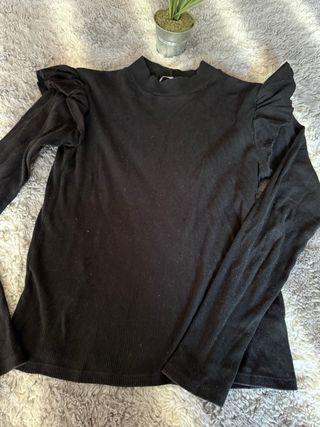 Jersey Zara negro manga con detalle en el hombros 