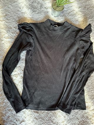 Jersey Zara negro manga con detalle en el hombros 
