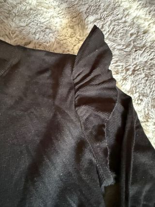 Jersey Zara negro manga con detalle en el hombros 
