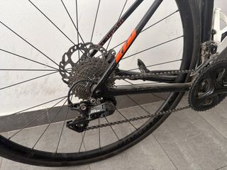 Bicicleta de carretera KTM