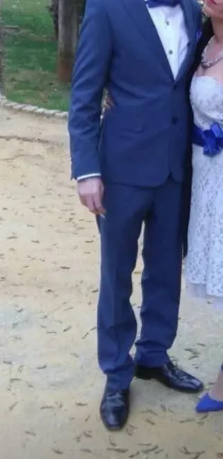 Traje de hombre azul