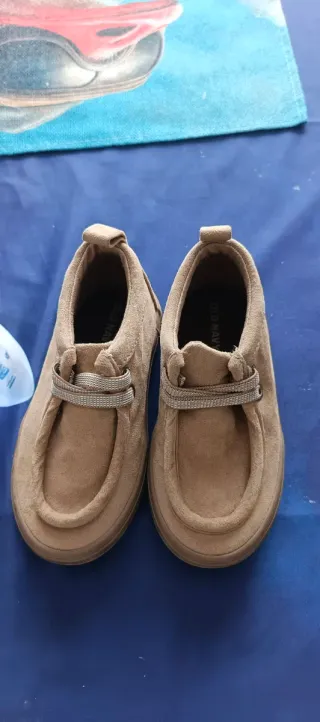 Zapatos Old Navy para niño beige