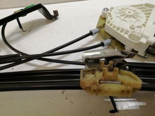 ELEVALUNAS DELANTERO DERECHO para SEAT LEON (1P1) 2008 109846
