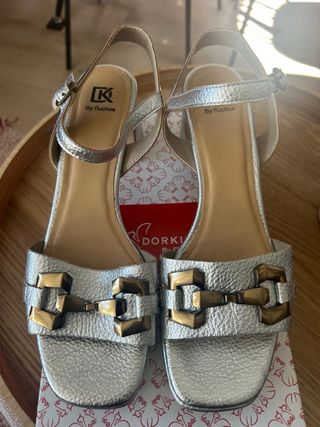Sandalias Dorking D9253 plata, talla 40, nuevas