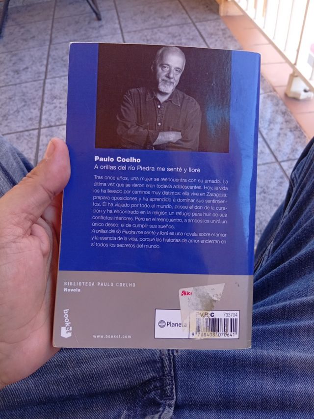 A orillas del río Piedra me senté y lloré