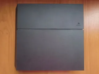 PS4 1TB Jet Black CUH-1612B y 2 mandos