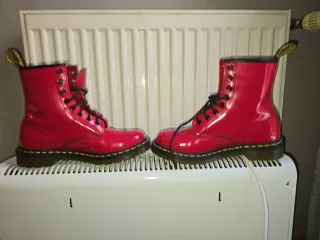 Botas Dr. Martens Rojas Charol Talla 38, 2 usos.