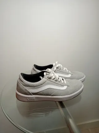 Zapatillas Vans ante gris claro talla 39