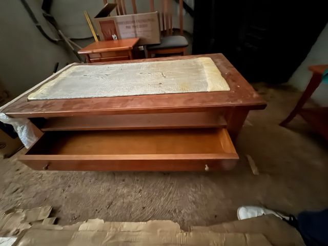 Mesa de centro de madera y cristal