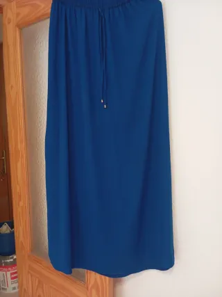 Falda larga azul