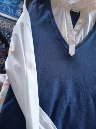 Camicia con gilet blu e bianco