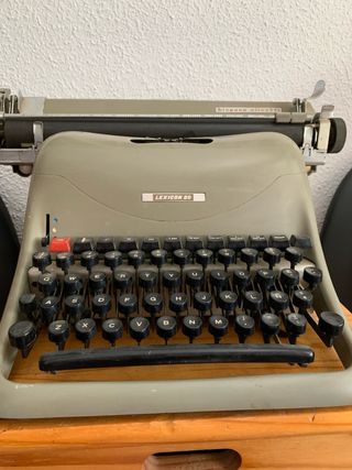 Máquina de escribir Hispano Olivetti Lexicon 80
