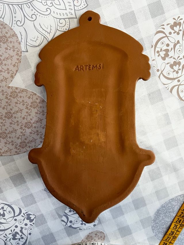 Acquasantiera Giubileo 2000 in ceramica biscotto 