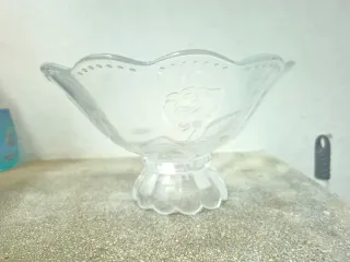 Frutero de cristal con diseño floral