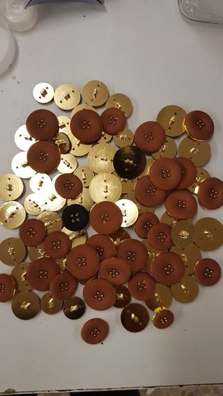 Lote Botones Dorados Manualidades (207) unidades