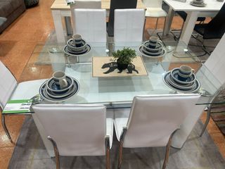 Mesa Comedor Cristal + 6 Sillas Piel Sintética