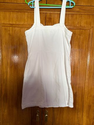 Vestido blanco corto con botones