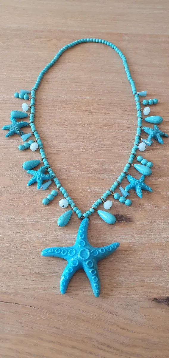 Collana con stelle marine turchesi