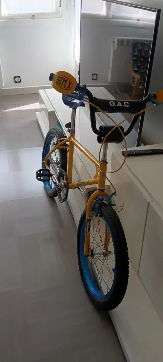 Bmx vintage Akimoto Amarilla y azul 