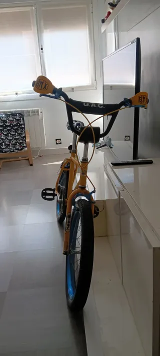 Bmx vintage Akimoto Amarilla y azul 