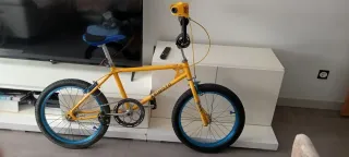 Bmx vintage Akimoto Amarilla y azul 