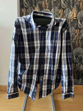 Tres Camisas de cuadros Zara azul, roja y negra 