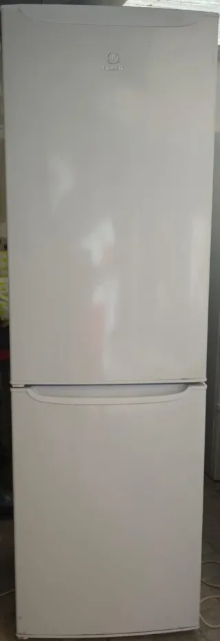 Nevera Indesit