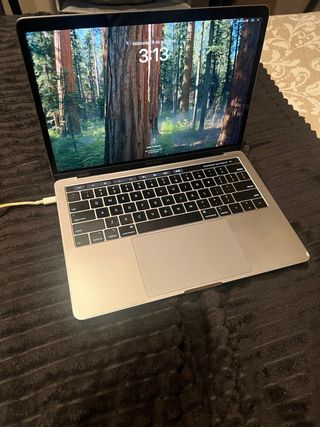 MacBook Pro 2018 13 Intel i5 2.3GHz 8GB RAM