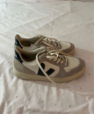 Zapatillas Veja Beige y Blanco