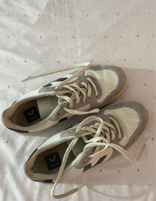 Zapatillas Veja Beige y Blanco