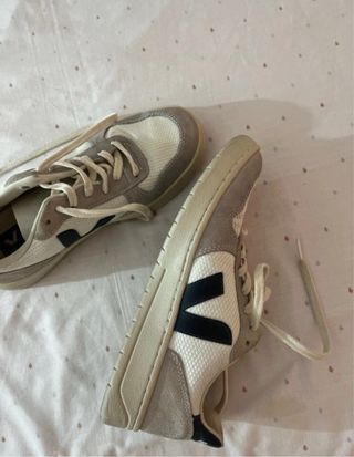 Zapatillas Veja Beige y Blanco