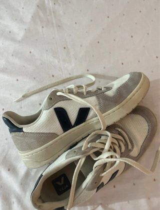 Zapatillas Veja Beige y Blanco