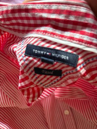 Camisa Tommy Hilfiger rayas roja y blanca