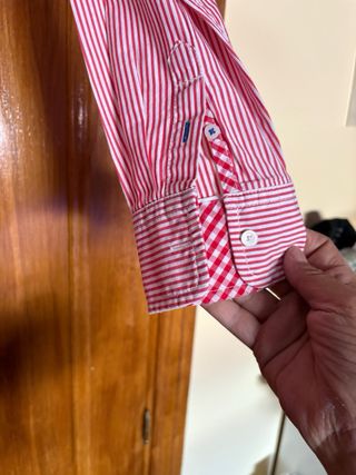 Camisa Tommy Hilfiger rayas roja y blanca