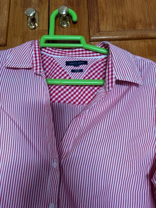 Camisa Tommy Hilfiger rayas roja y blanca