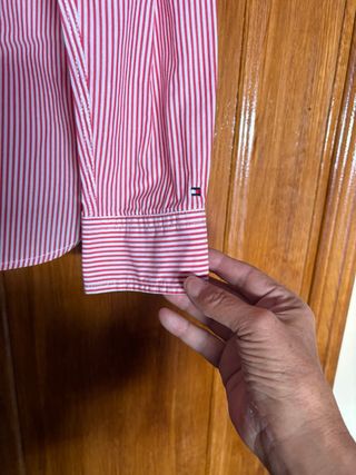 Camisa Tommy Hilfiger rayas roja y blanca